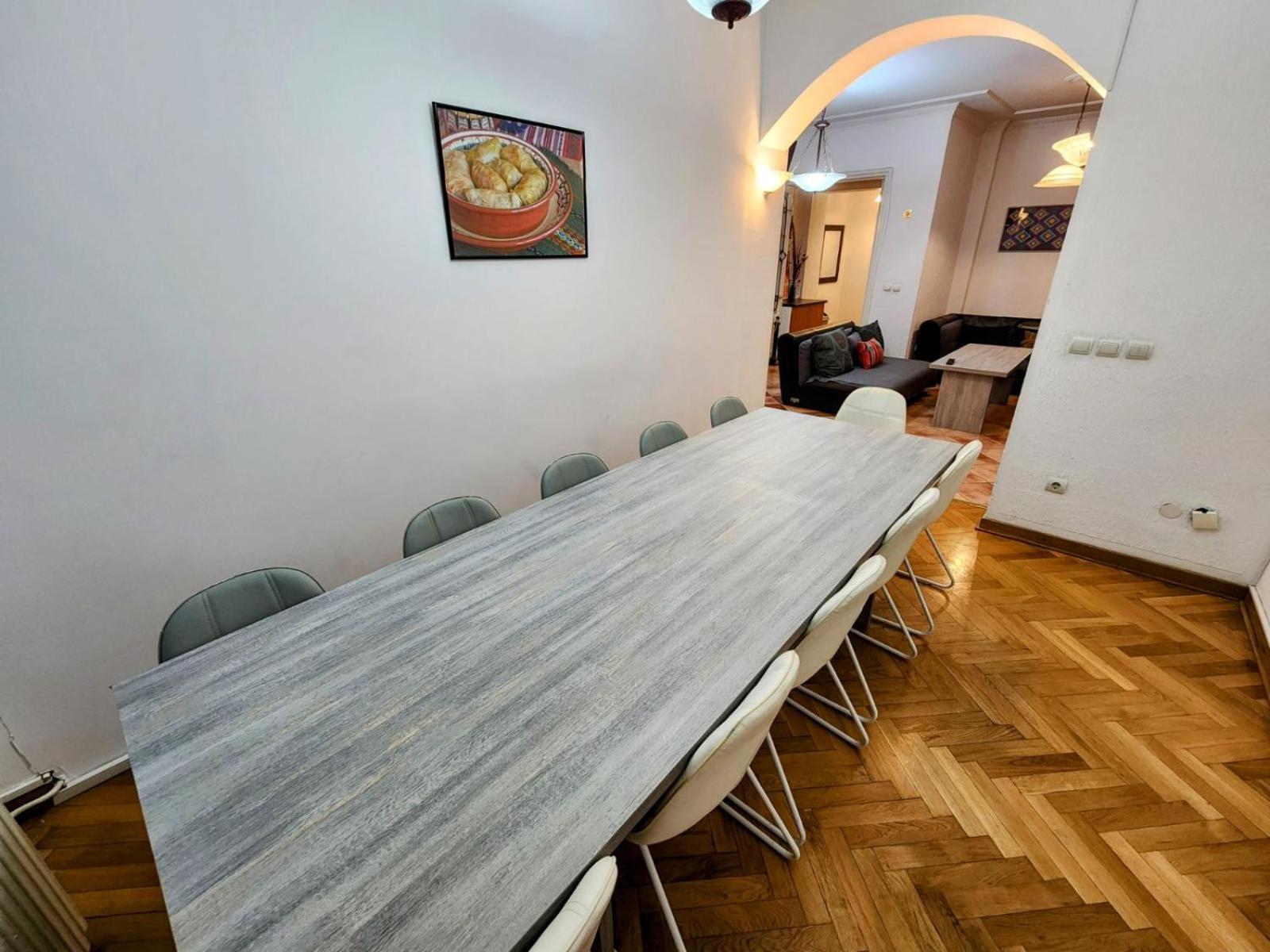 Authentic Belgrade Centre Apartments For Large Groups, Republic Square - Up To 47 People In 5 Apartments Rum bild