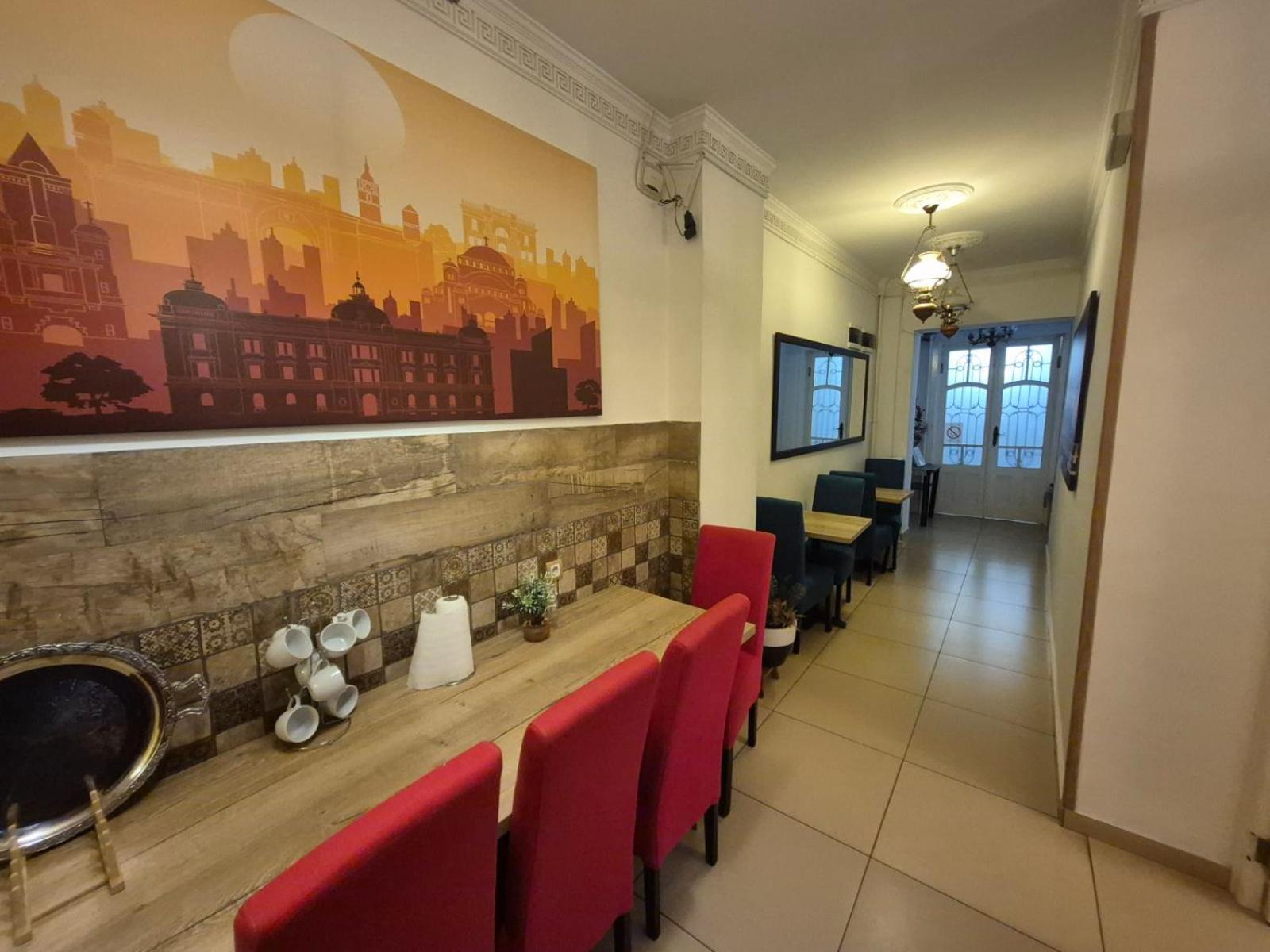 Authentic Belgrade Centre Apartments For Large Groups, Republic Square - Up To 47 People In 5 Apartments Rum bild