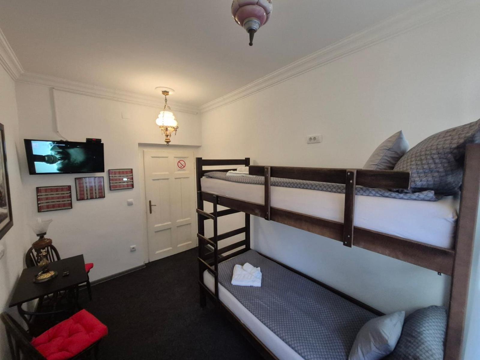 Authentic Belgrade Centre Apartments For Large Groups, Republic Square - Up To 47 People In 5 Apartments Rum bild
