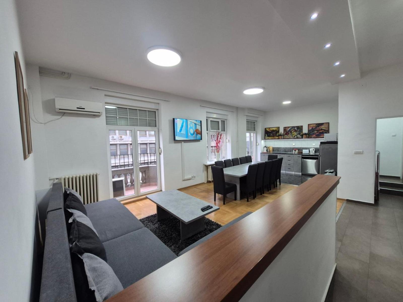 Authentic Belgrade Centre Apartments For Large Groups, Republic Square - Up To 47 People In 5 Apartments Rum bild