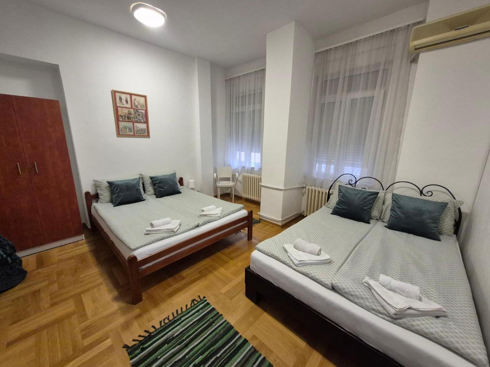 Authentic Belgrade Centre Apartments For Large Groups, Republic Square - Up To 47 People In 5 Apartments Rum bild