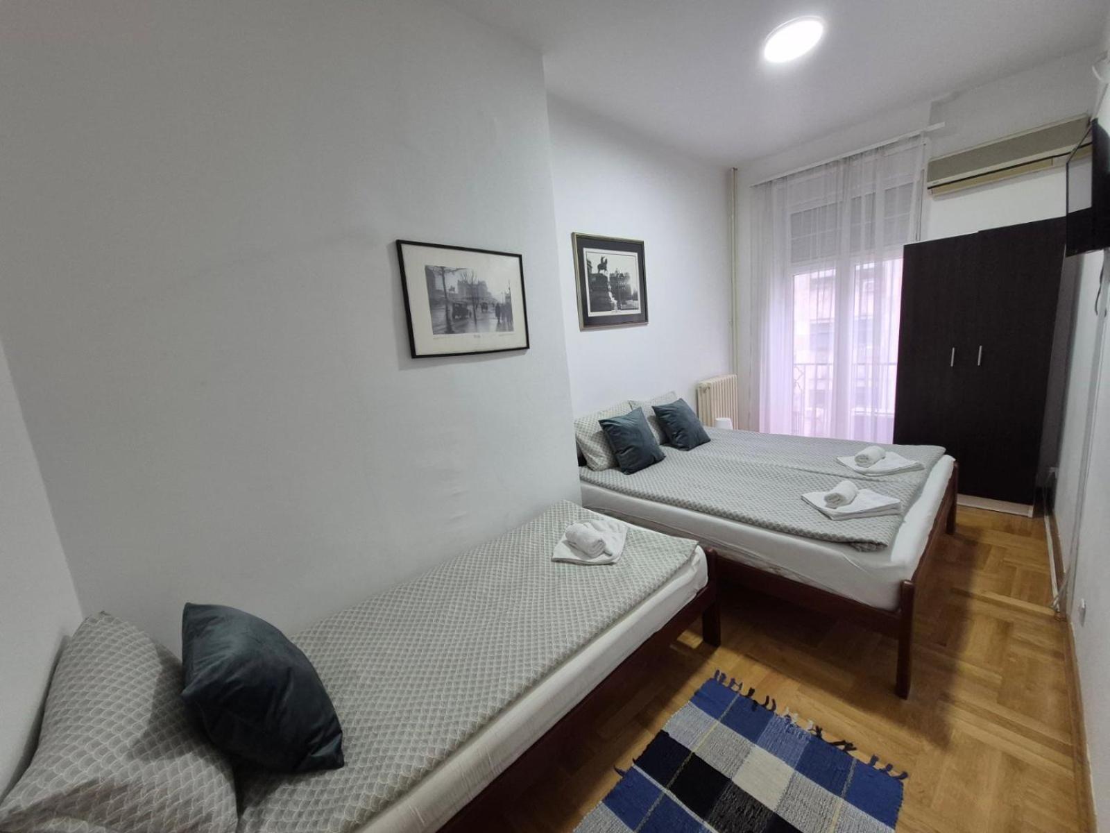Authentic Belgrade Centre Apartments For Large Groups, Republic Square - Up To 47 People In 5 Apartments Rum bild