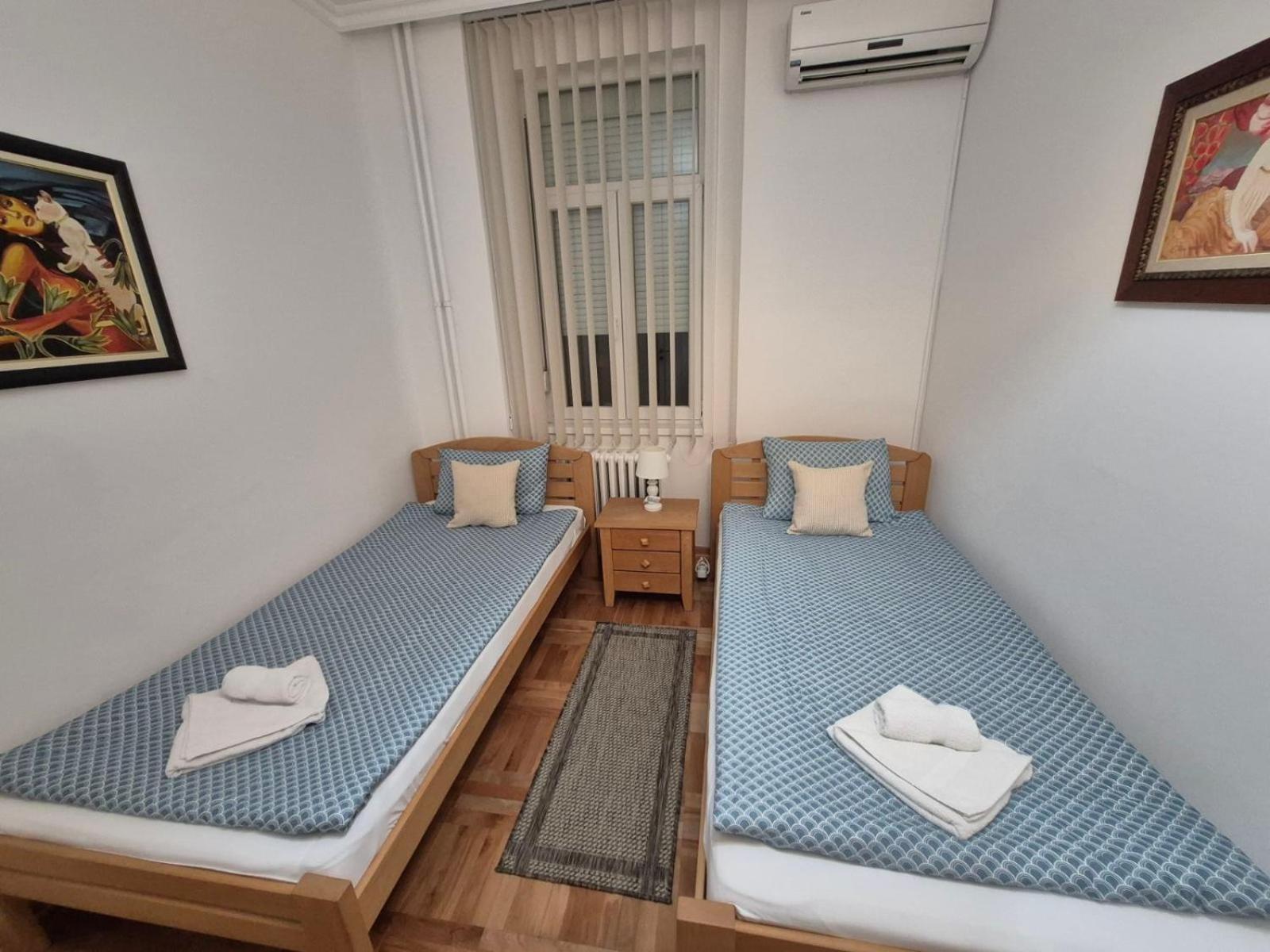 Authentic Belgrade Centre Apartments For Large Groups, Republic Square - Up To 47 People In 5 Apartments Rum bild