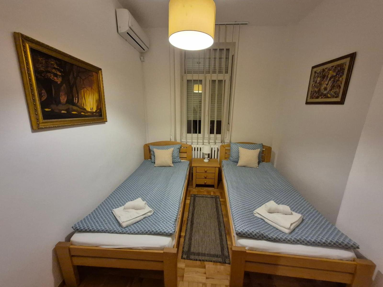 Authentic Belgrade Centre Apartments For Large Groups, Republic Square - Up To 47 People In 5 Apartments Rum bild