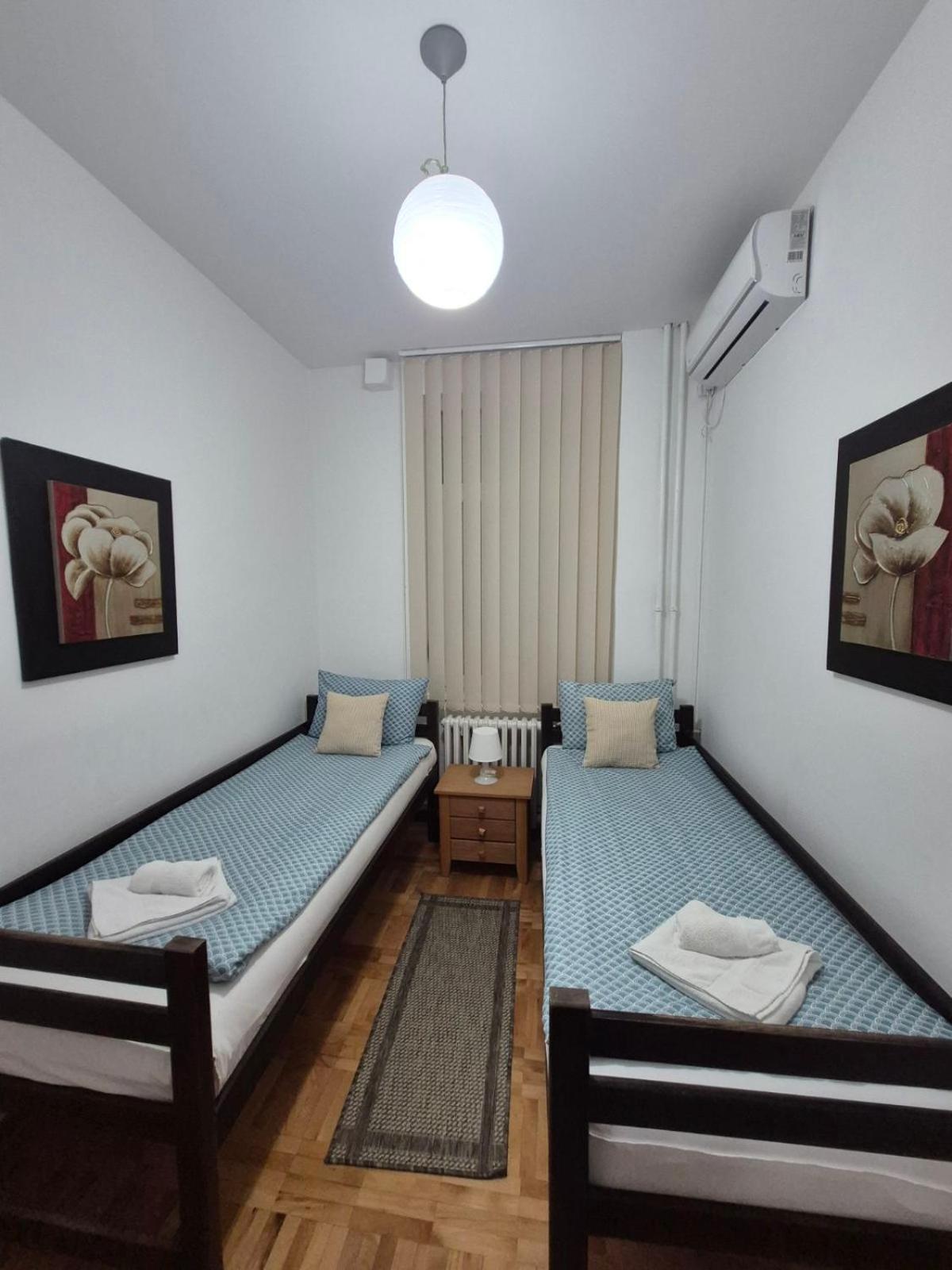 Authentic Belgrade Centre Apartments For Large Groups, Republic Square - Up To 47 People In 5 Apartments Rum bild