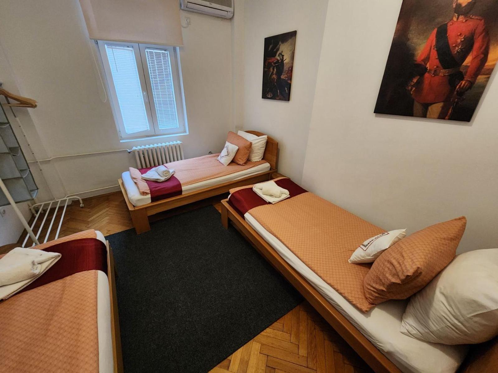 Authentic Belgrade Centre Apartments For Large Groups, Republic Square - Up To 47 People In 5 Apartments Rum bild