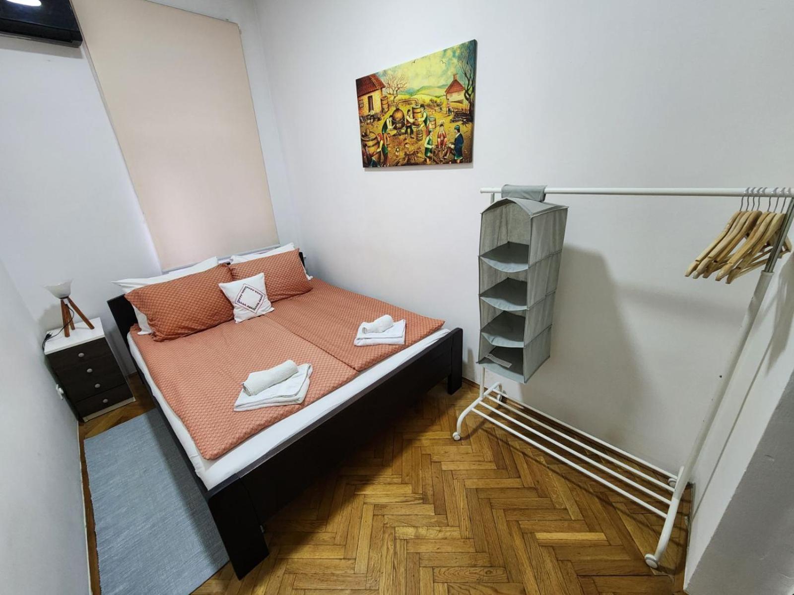 Authentic Belgrade Centre Apartments For Large Groups, Republic Square - Up To 47 People In 5 Apartments Rum bild