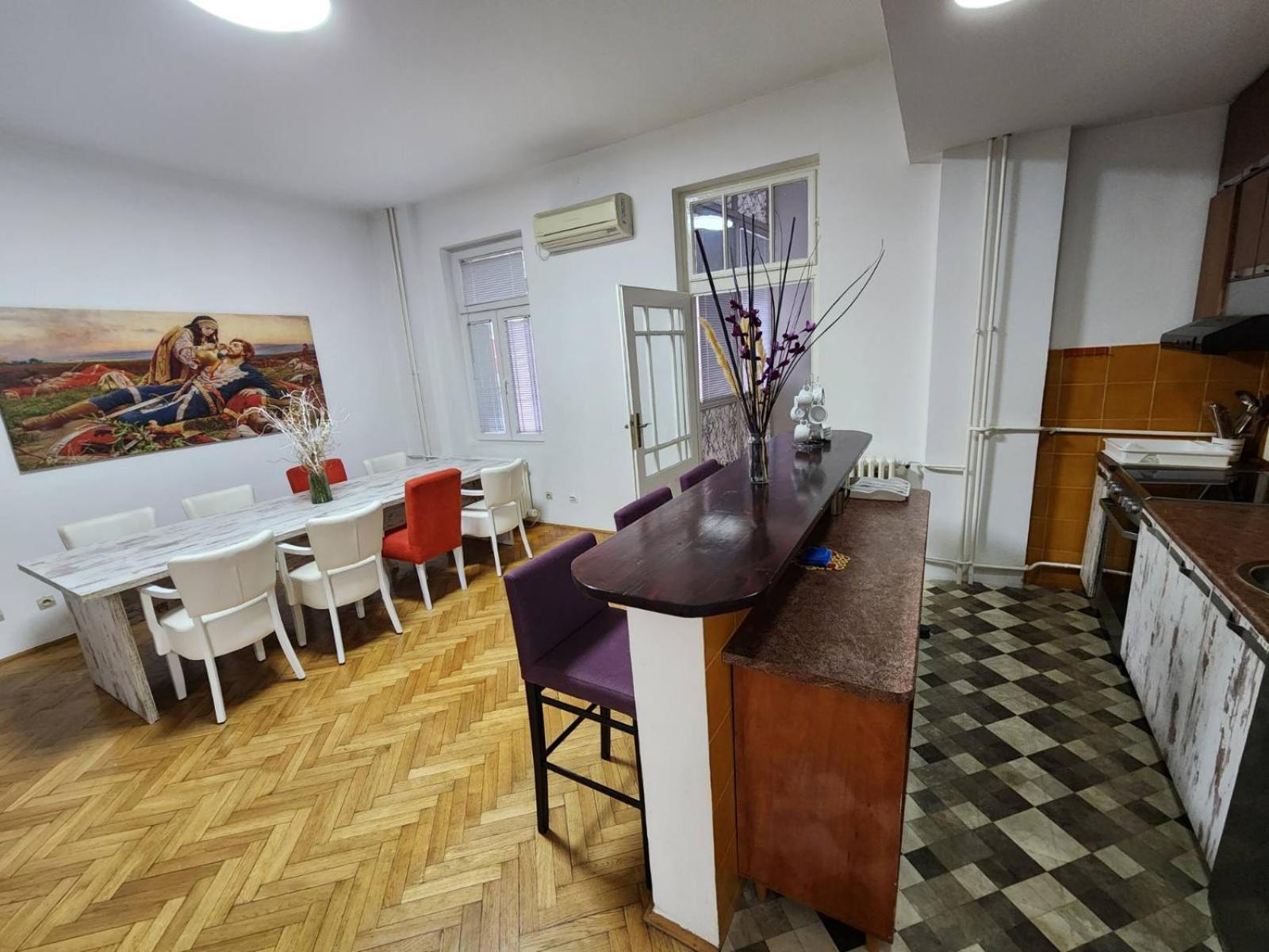 Authentic Belgrade Centre Apartments For Large Groups, Republic Square - Up To 47 People In 5 Apartments Rum bild