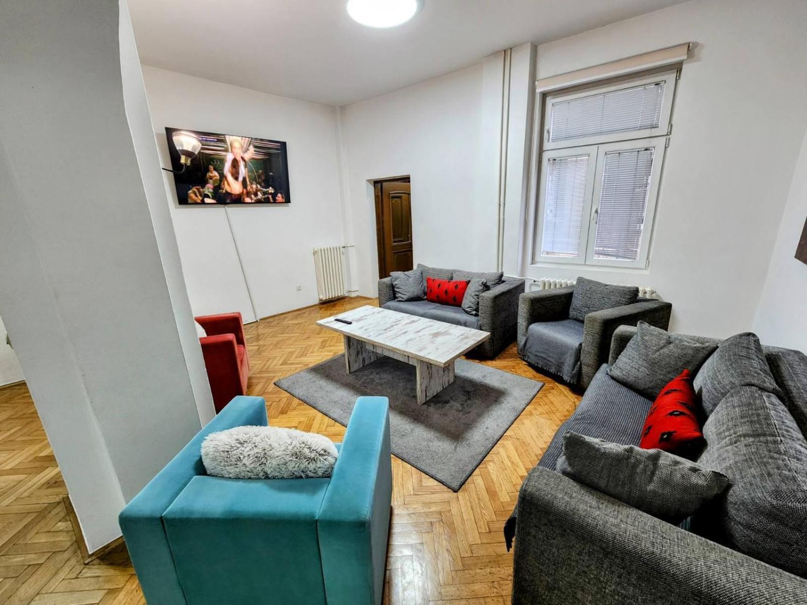 Authentic Belgrade Centre Apartments For Large Groups, Republic Square - Up To 47 People In 5 Apartments Rum bild